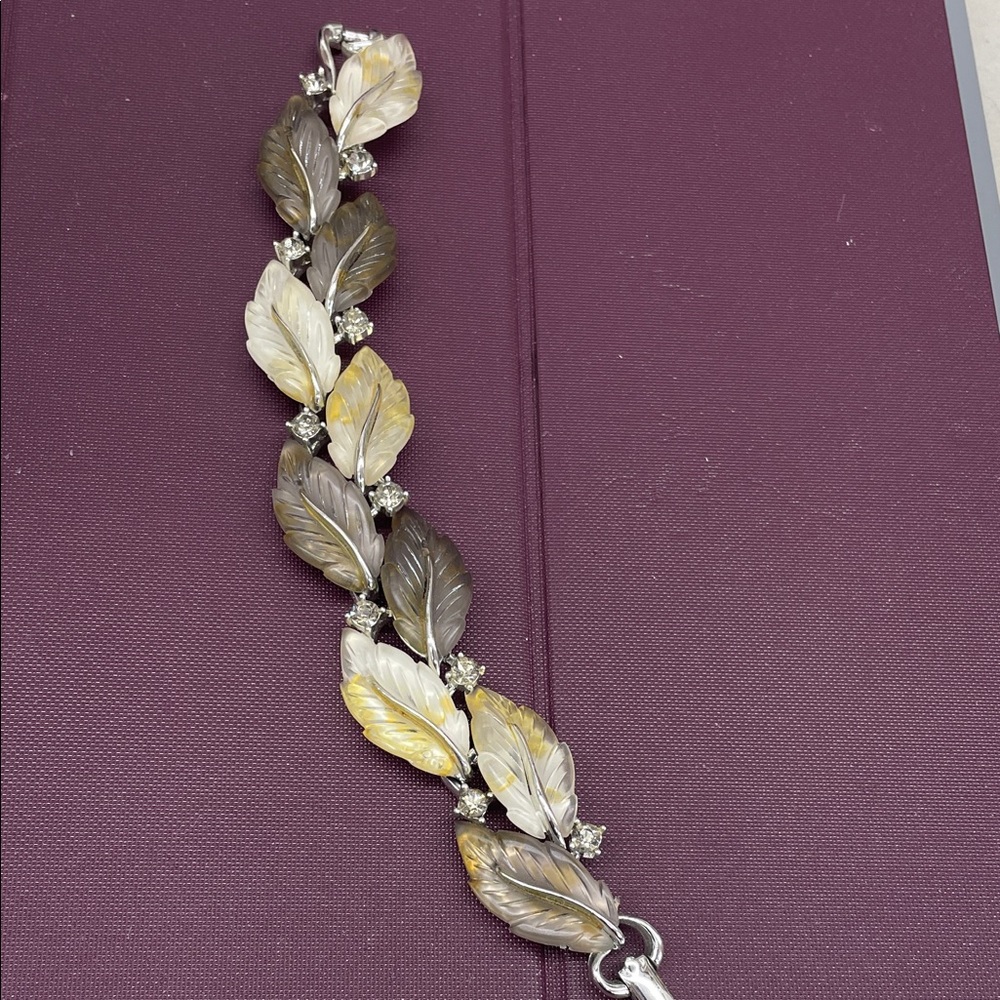 Nature-Inspired Leaf Bracelet in Silver and Yellow